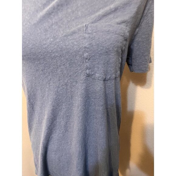 Abercrombie & Fitch - Picture 2 of 4